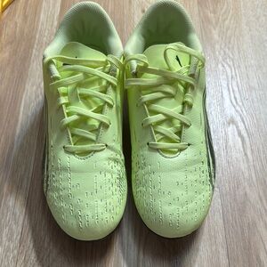 Puma Ultra Match soccer cleats shoes, size 6C #106923-01, boys or girls used